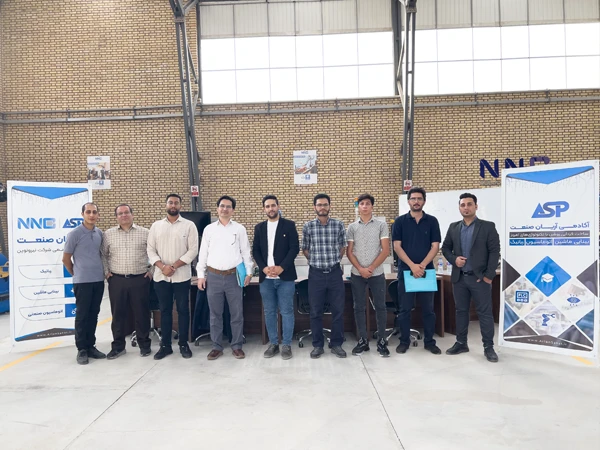 جلسه حضوری آموزش ربات صنعتی یاسکاوا | آکادمی آریان صنعت